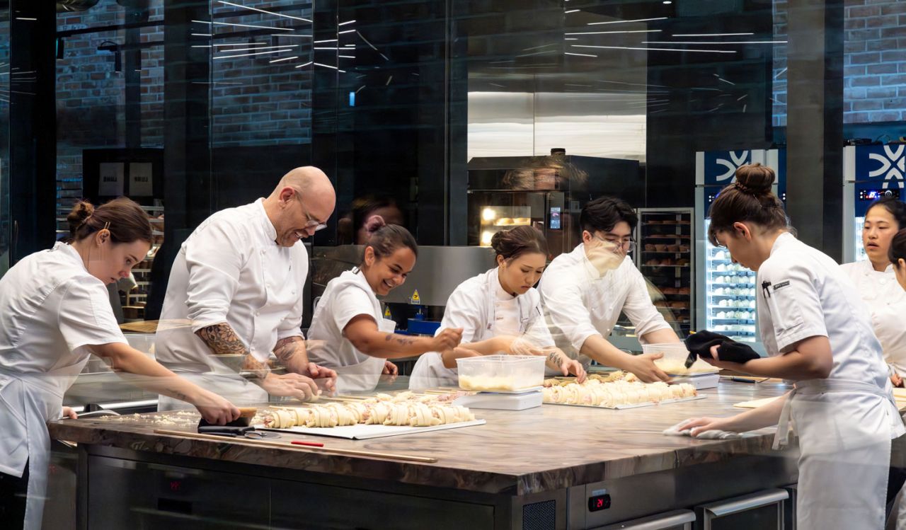 lune5 Lune Croissanterie chefs at work